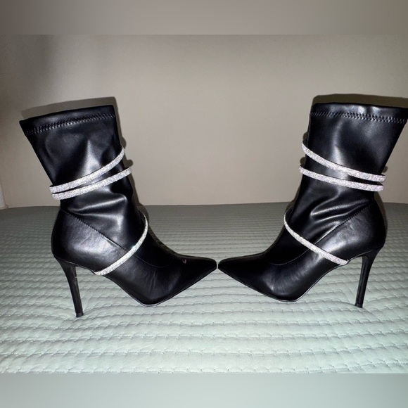 Olivia Fargiano stiletto Boots w/ Rhinestone Straps. Size 10 worn 1X for a few - Picture 4 of 11